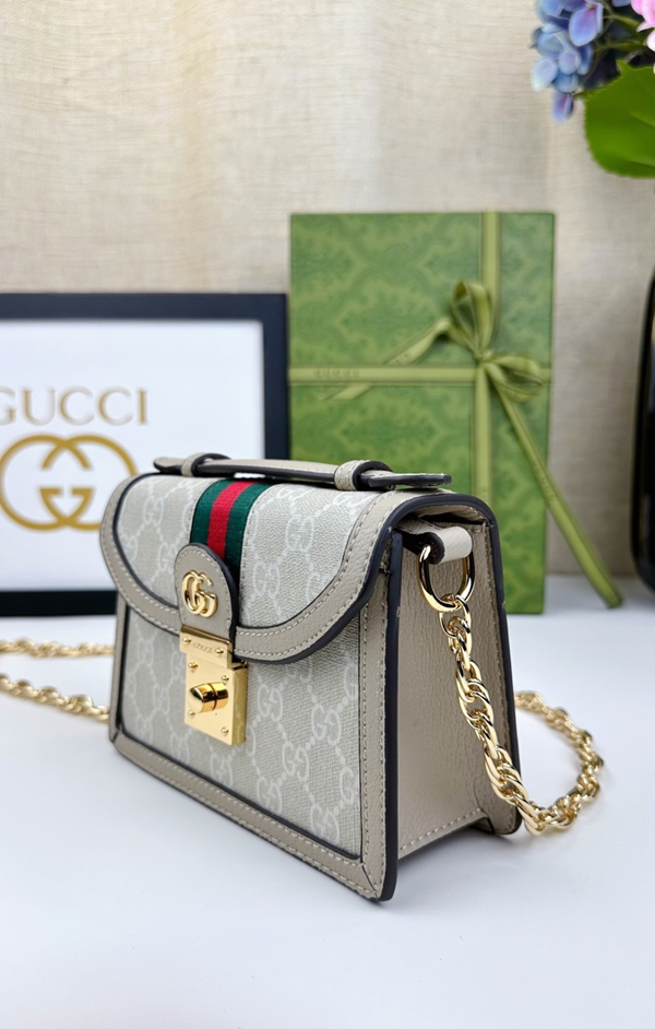 激安グッチバッグコピー側面デザイン